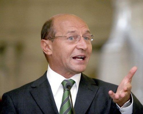 Băsescu, mesaj pentru români pe Facebook